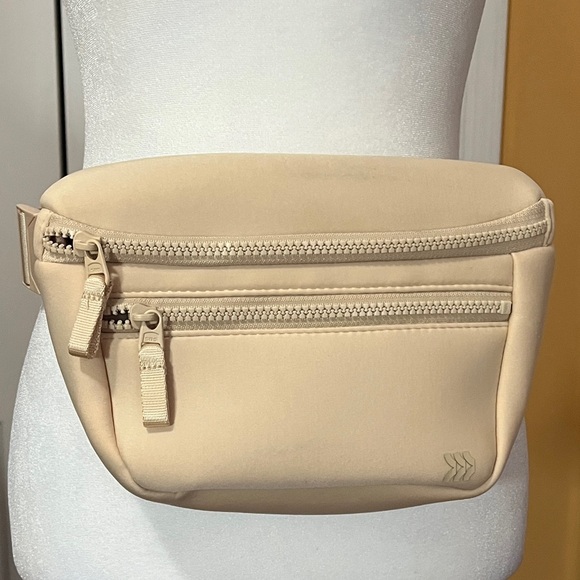 All in Motion Beige Belt Bag - Picture 5 of 6